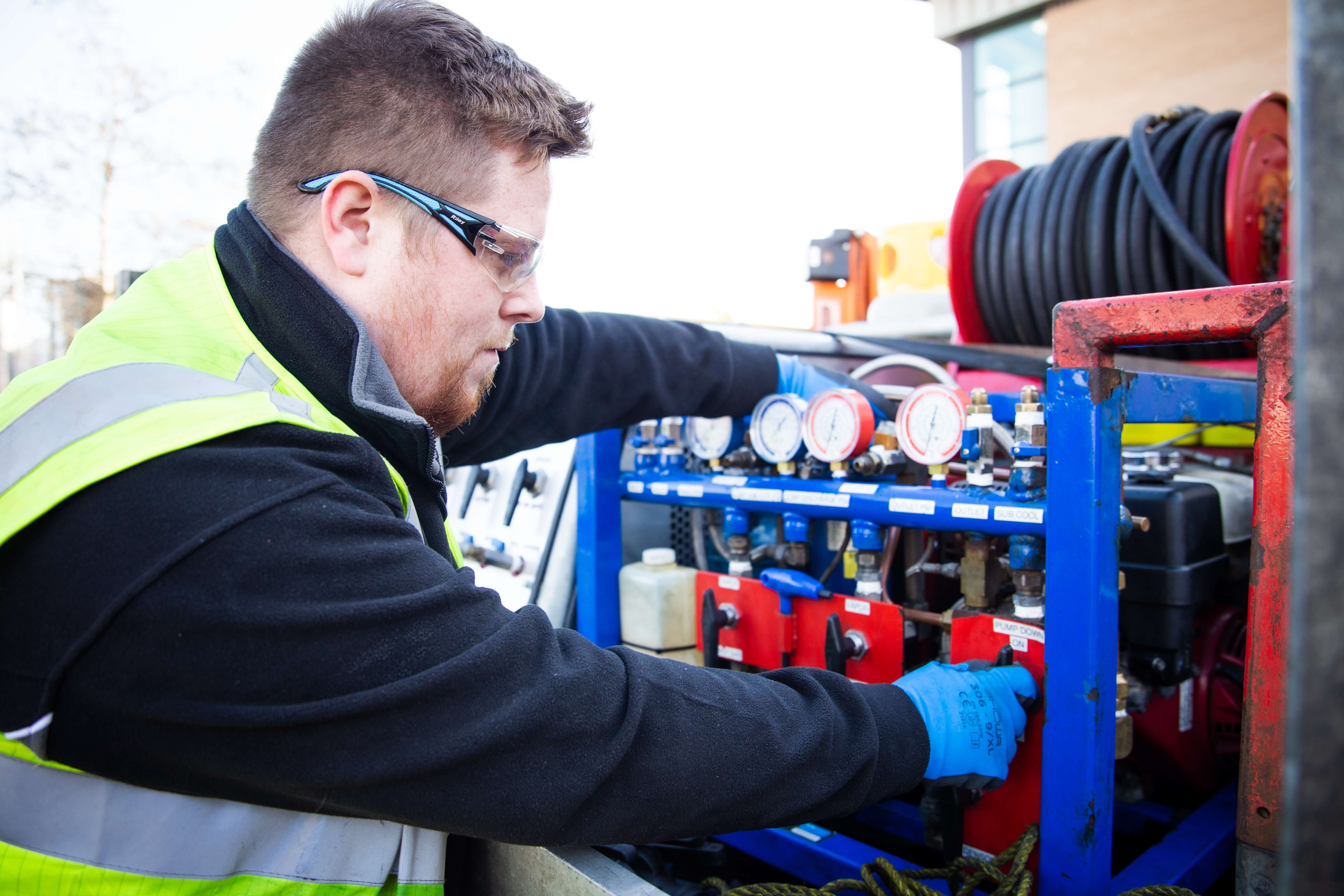 Rapid Engineer Working (3)