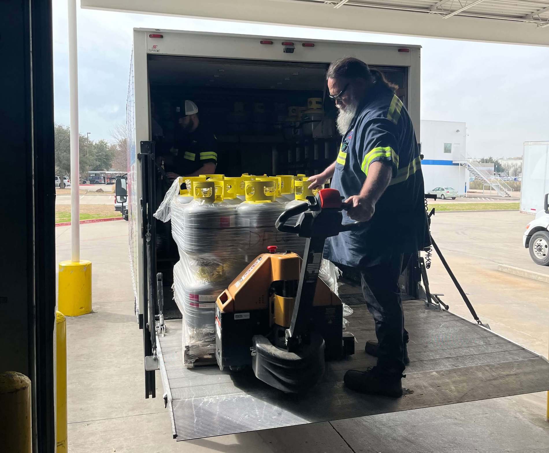 Rapid Exchange Technician with truck