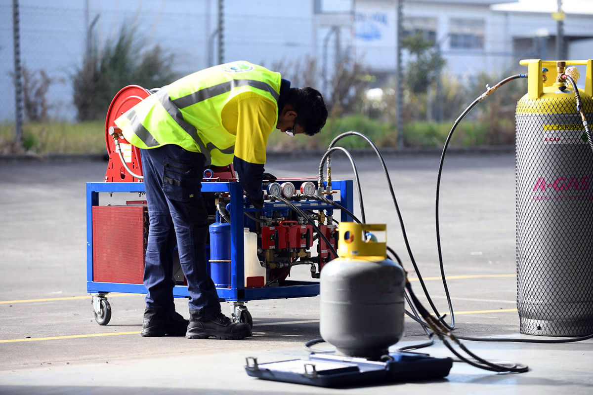 NZ Operator With Rapid Equipment (7)