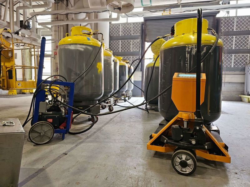 Recovering Weighing Refrigerant