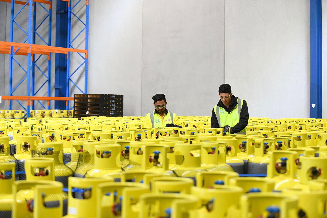 NZ Cylinders And Operators Wide Shot