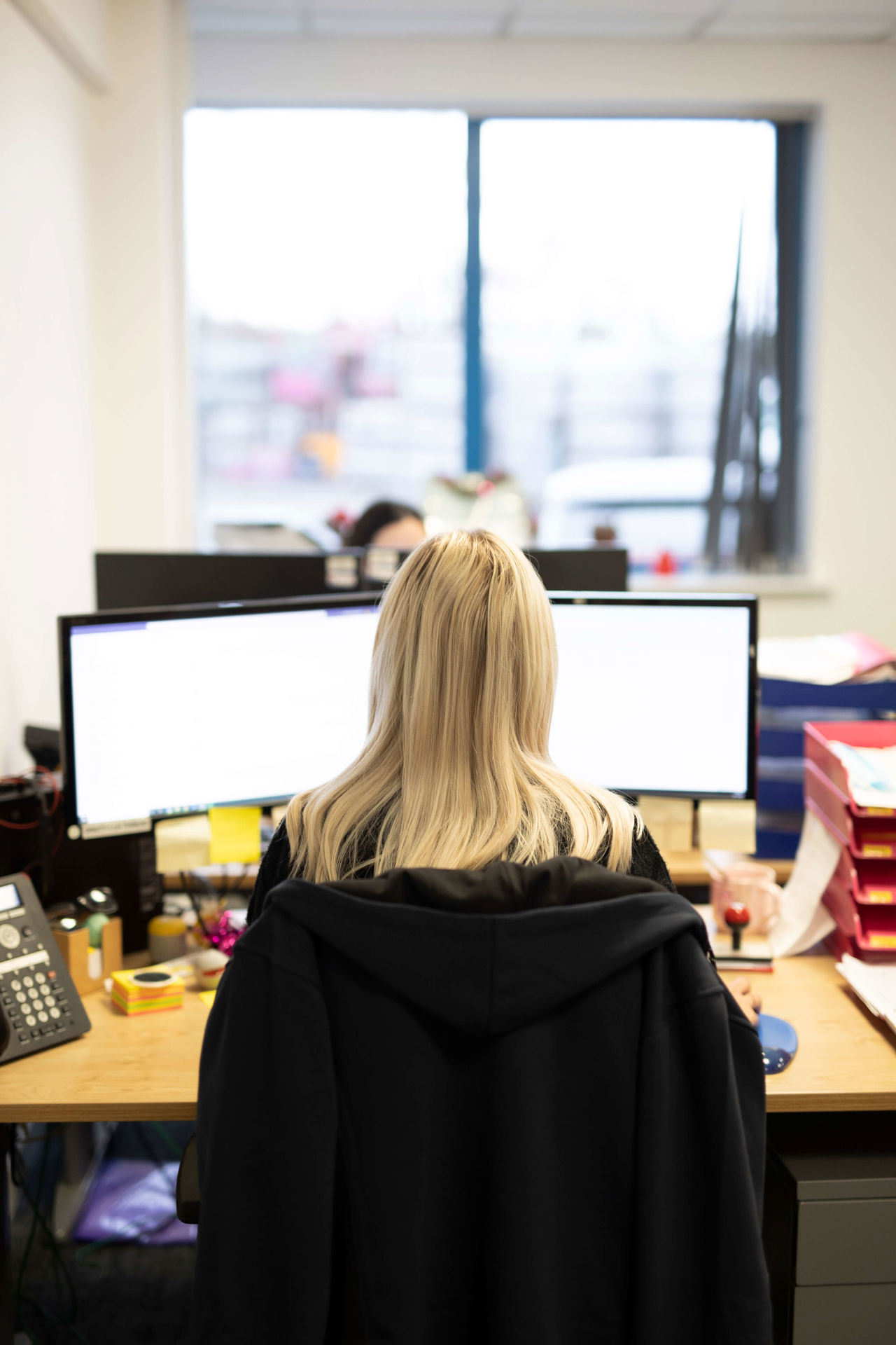 Customer Service Team (2)
